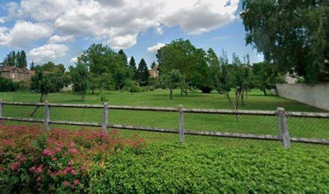 Terrain à BOUCONVILLERS