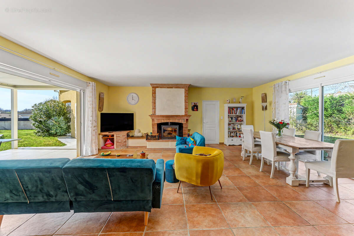 LAPEYROUSSE-FOSSAT Maison 200 m2 à vendre - photo 2
