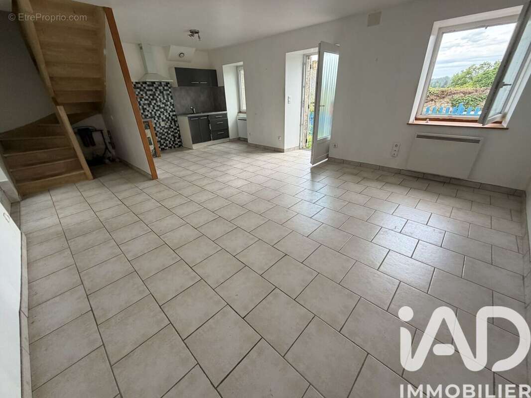 Photo 3 - Maison à BELLE-ISLE-EN-TERRE