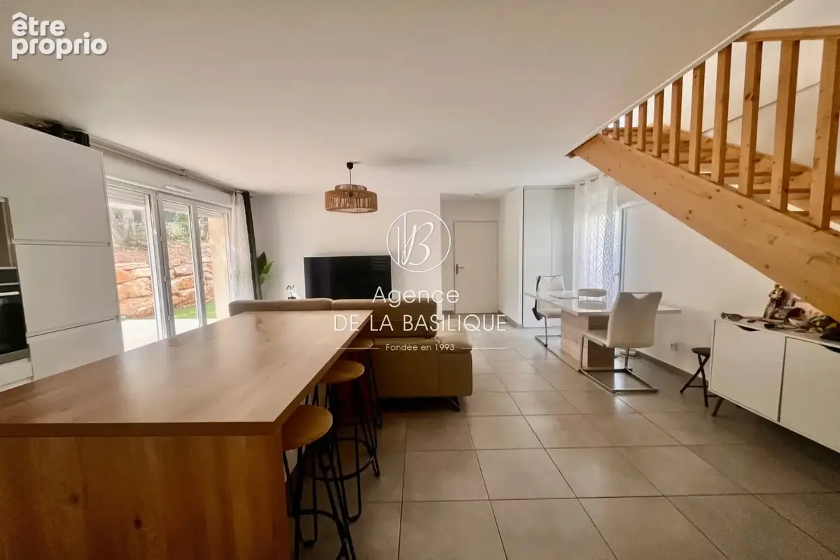 Maison 5 pièces 93 m² à vendre à Saint-Maximin-La-Sainte-Baume (83470) - photo 5