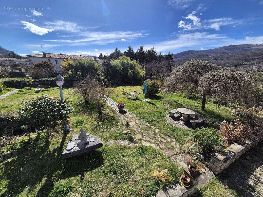 Maison avec grand jardin et garage - photo 6