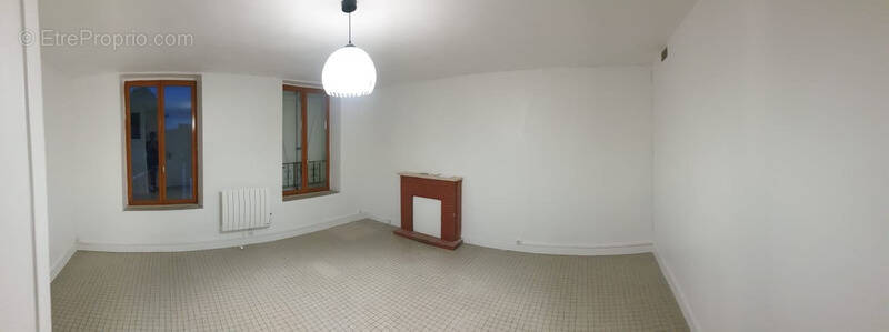 Appartement à DONZY