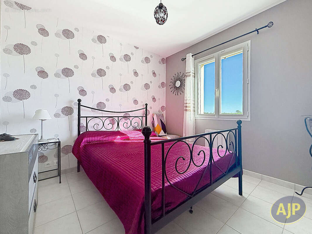 Maison Longeville Sur Mer , 3 chambres, 99 m2 environ, garage piscine proche mer. - photo 9