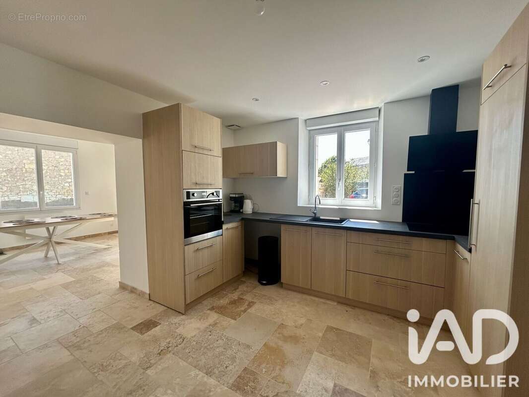 Maison 129 m² à Villebernier  - photo 5