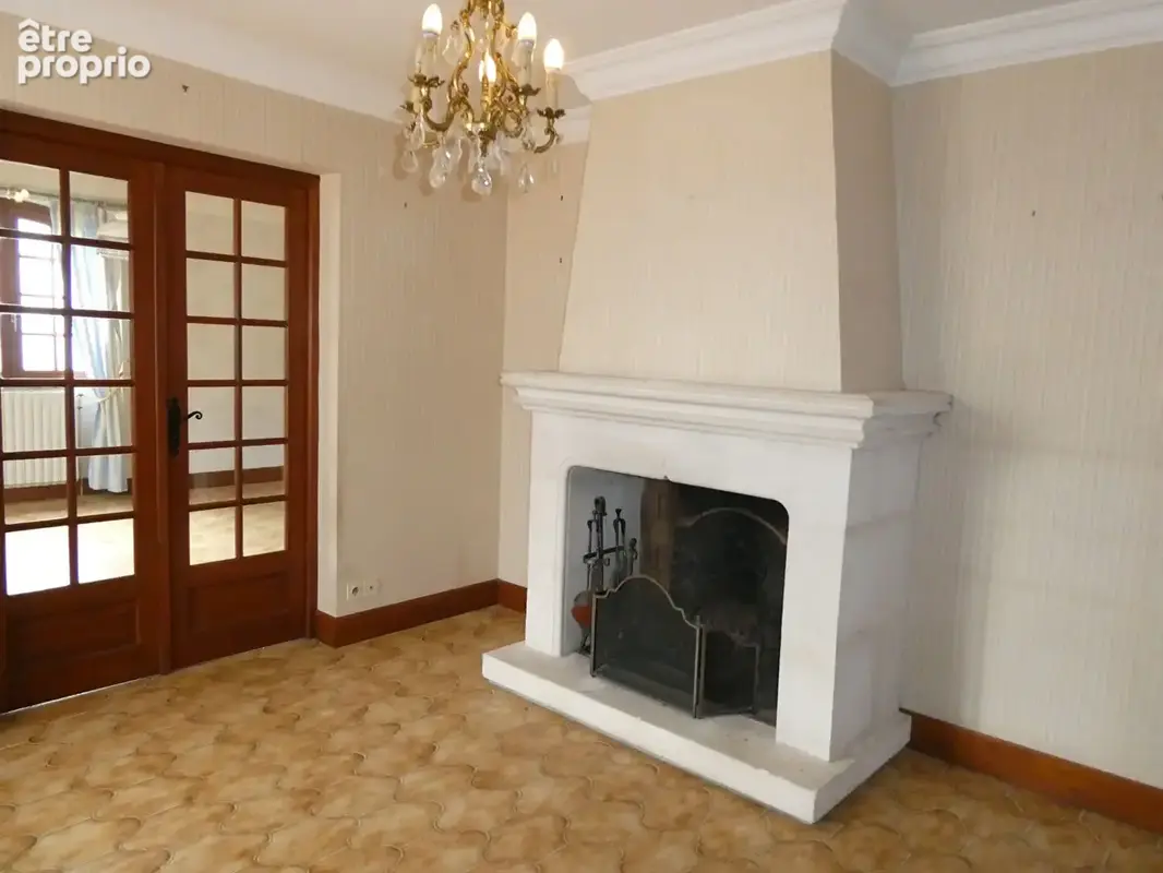 Maison  avec sous - sol  complet et un beau terrain avec un puits. - photo 2