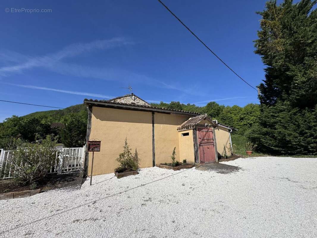 IMG2852 - Maison à SAINT-CYPRIEN