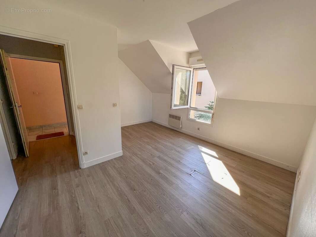 Appartement à SAINT-REMY-LES-CHEVREUSE