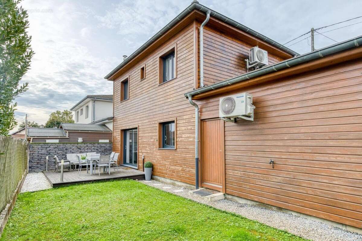 Maison à PERONNAS