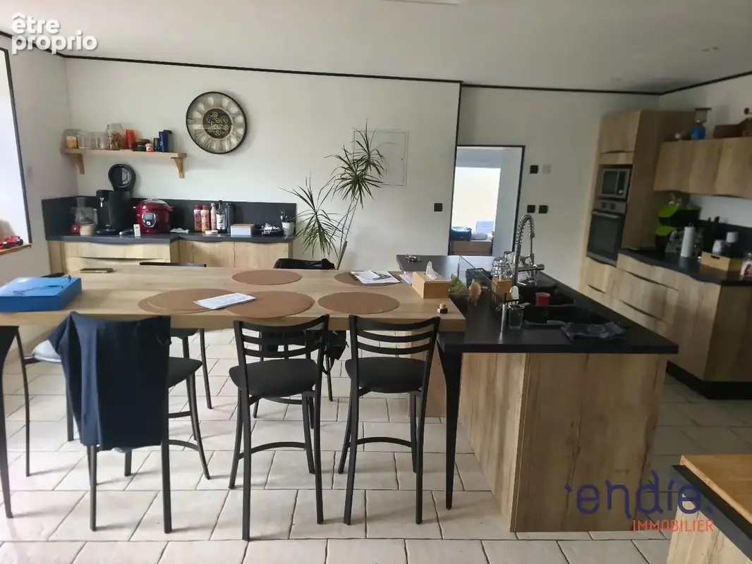 Louroux bourbonnais : maison renovee 5 pieces avec dependances et terrain - photo 3