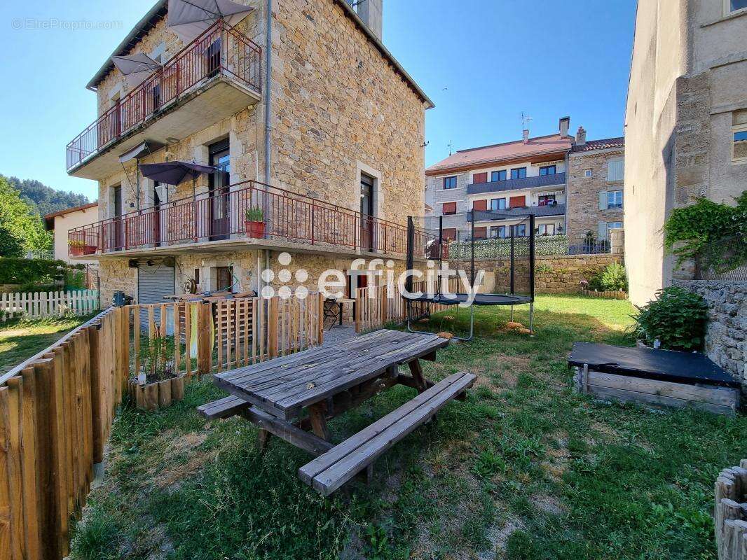 Maison à LE MALZIEU-VILLE