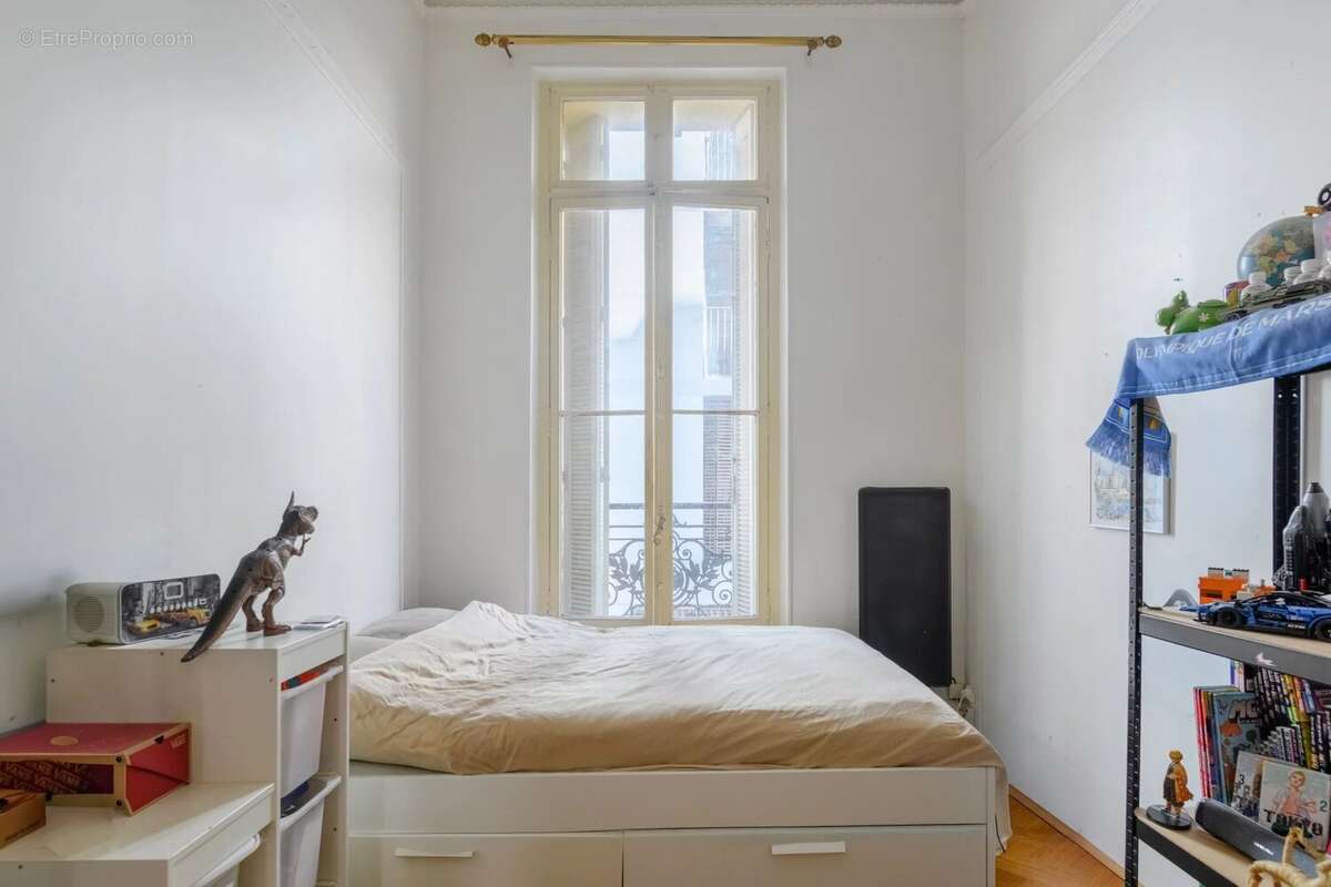Appartement à MARSEILLE-1E