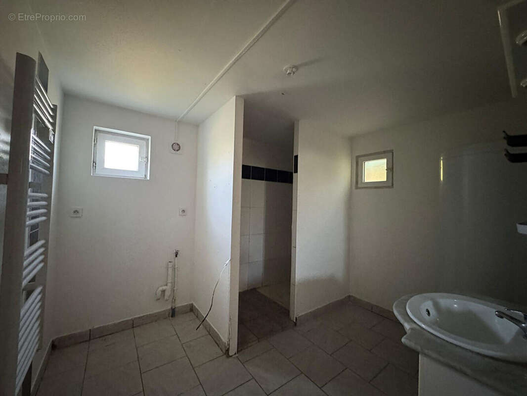 Immeuble Muille Villette 29 pièce(s) 450m² - photo 10