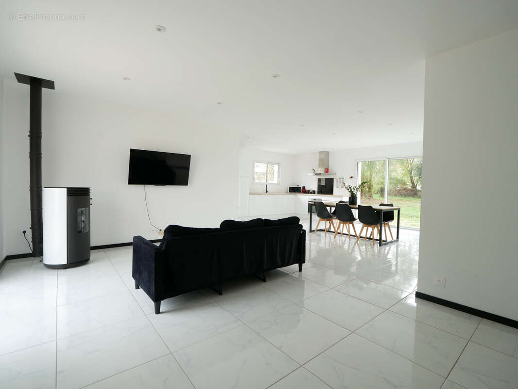 Maison à LE GUE-D&#039;ALLERE