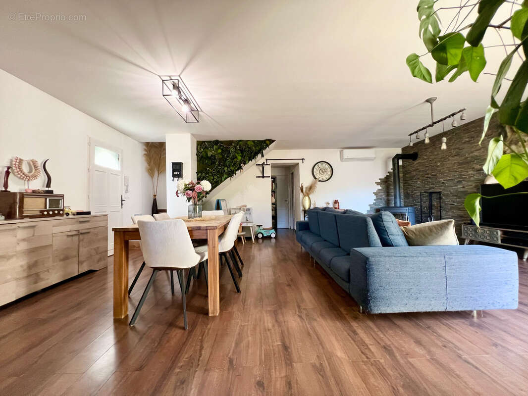 Maison à CUGES-LES-PINS