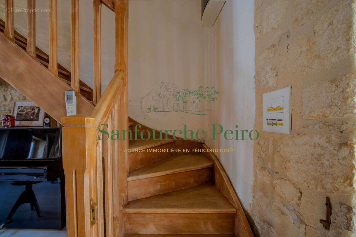 Au cœur de la Bastide de Domme - Vallée de la Dordogne - photo 12
