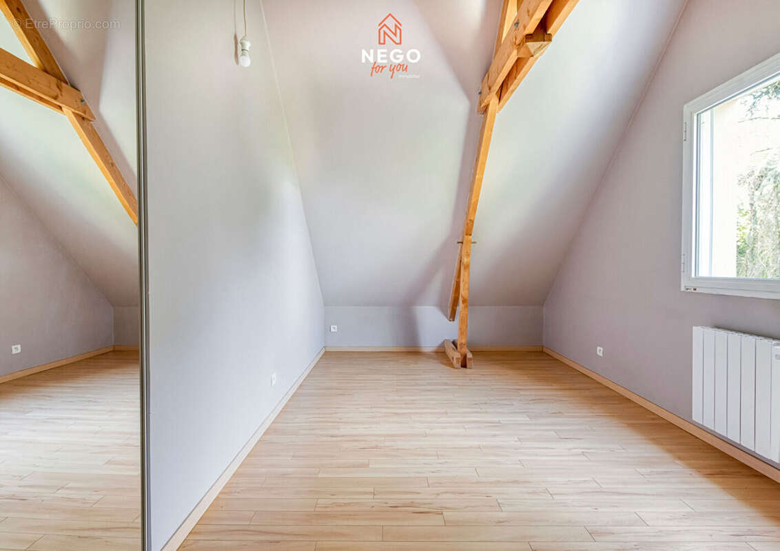 Maison à MONTREUIL-JUIGNE