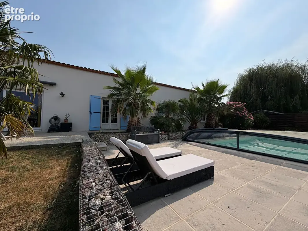 Exclusivité A 15min de Rochefort ou de Marennes : Saint Jean d'Angle, Maison 6 chambres, garage, piscine et jardin - photo 3