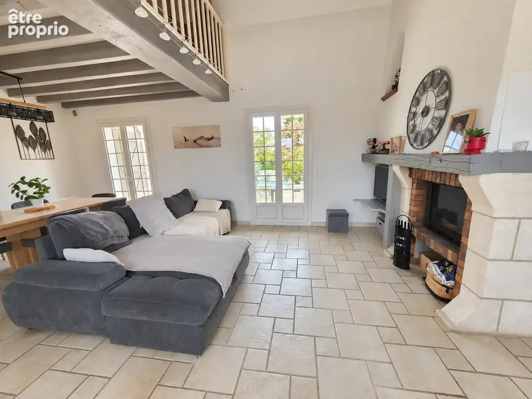 Maison 7 pièces 210 m² à vendre à Levet (18340) - photo 2