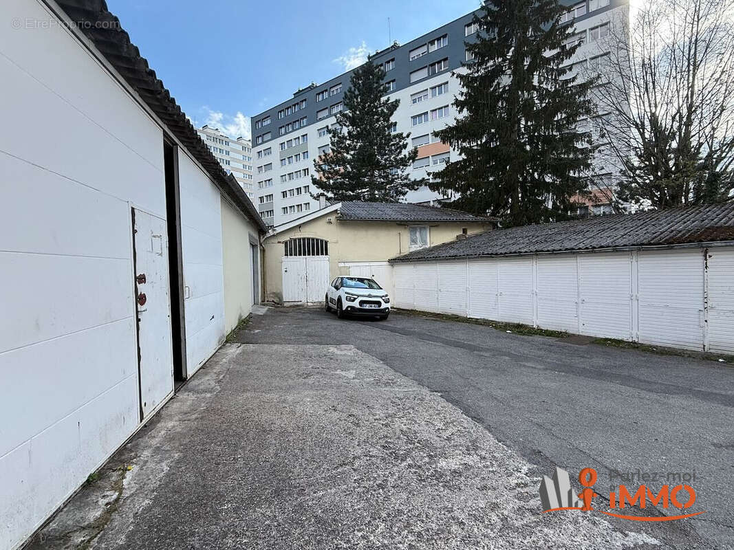 Commerce 390 m² à Saint-Etienne  - photo 4