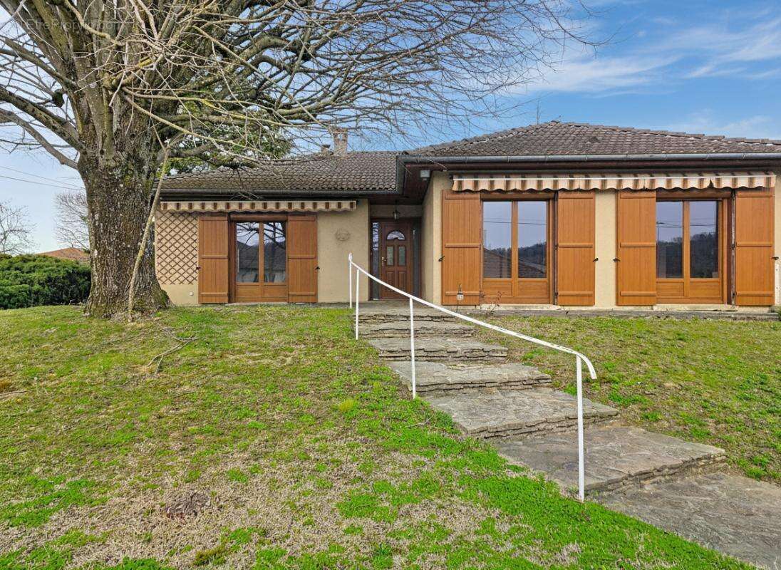 Maison à SAINT-PIERRE-DE-CHANDIEU