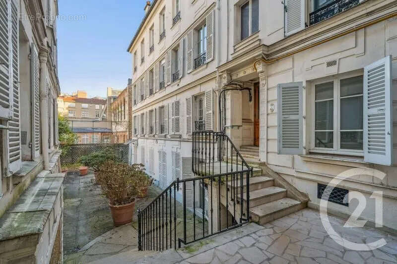 Appartement à NEUILLY-SUR-SEINE