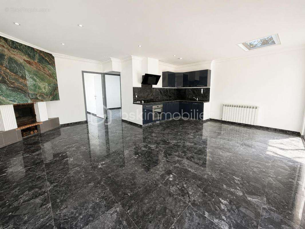 Maison contemporaine de plain-pied avec dépendance – 134 m² – Terrain 685 m² – Saint-Christol-lez-Alès (Montèze) - photo 3