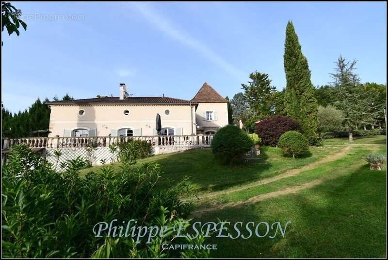 Domaine d'exception avec piscine sur un parc de 8 hectares avec aoc - photo 11