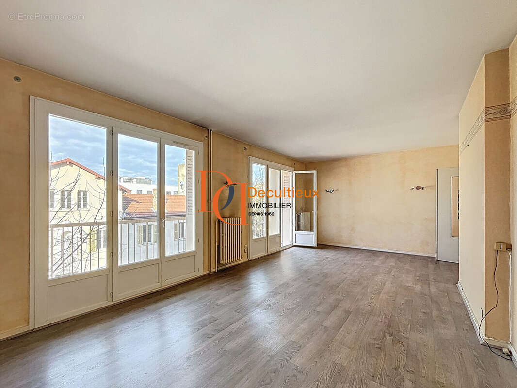 Appartement à LYON-8E
