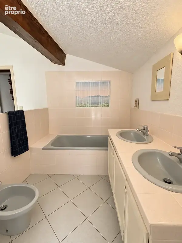 Maison vigneronne de 154 m2 avec garage de 112 m2 - photo 6