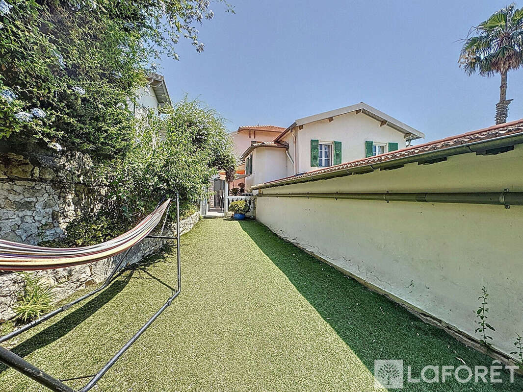 Appartement à ROQUEBRUNE-CAP-MARTIN