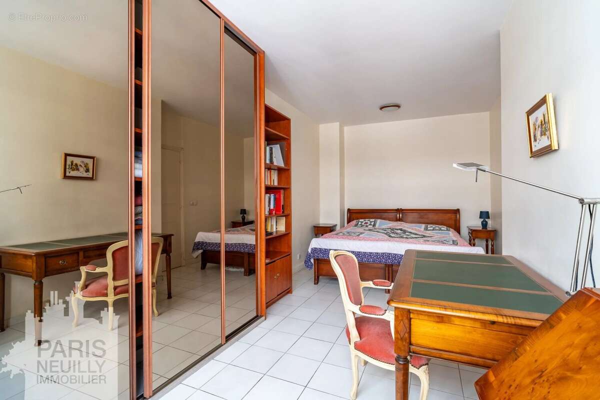 Appartement à PARIS-14E
