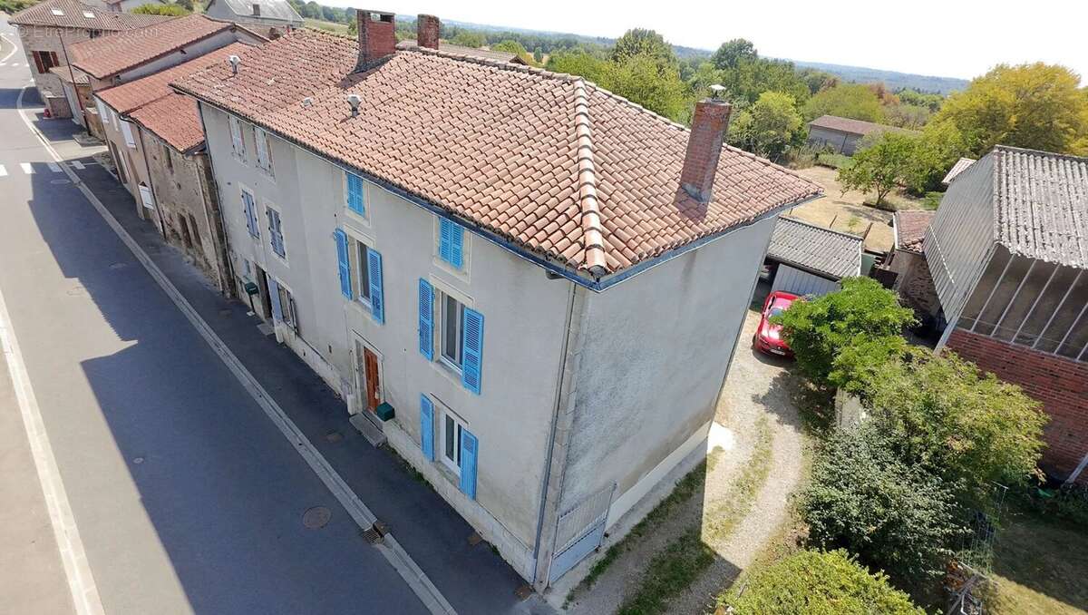 Maison 112 m² à Rochechouart  - photo 2