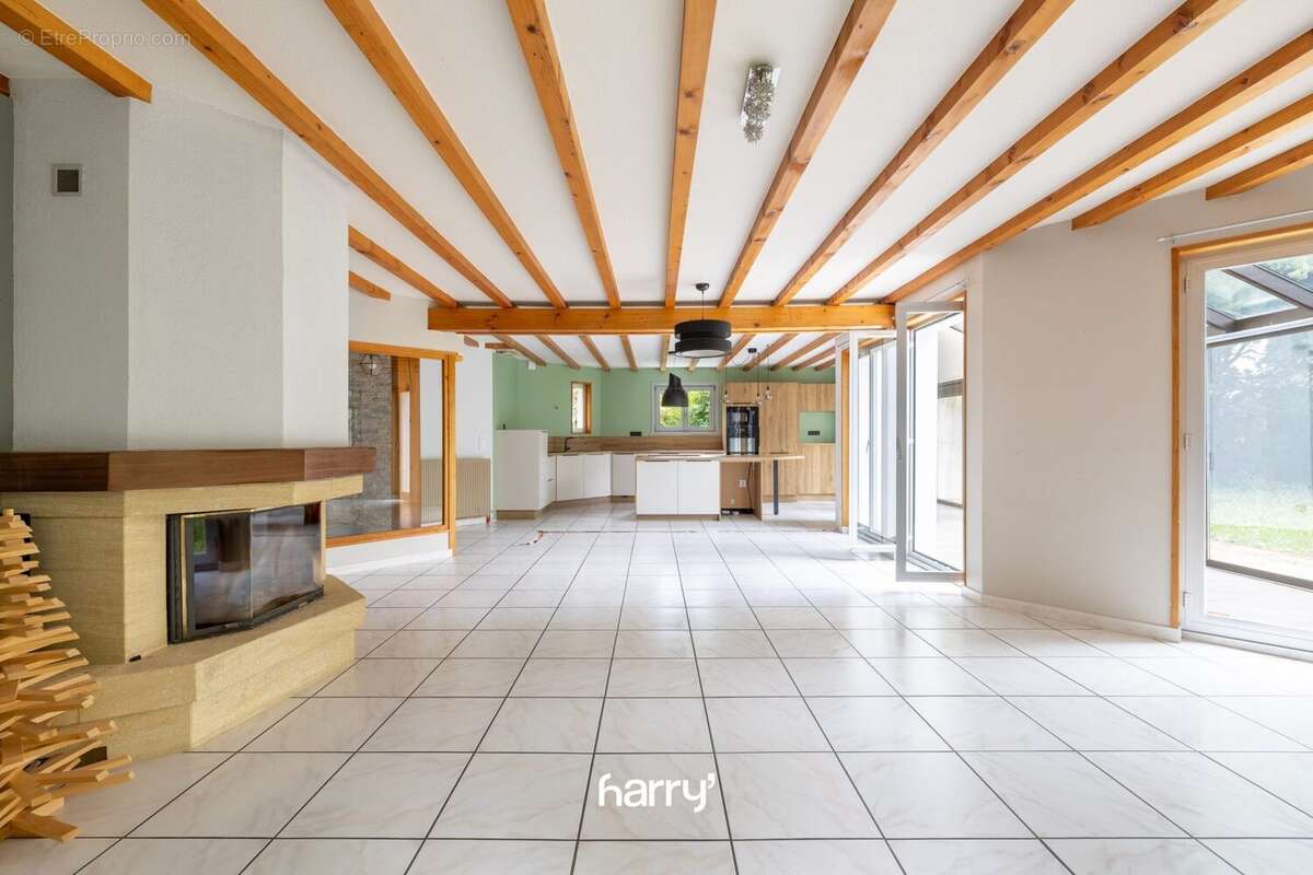 Maison à BIANS-LES-USIERS