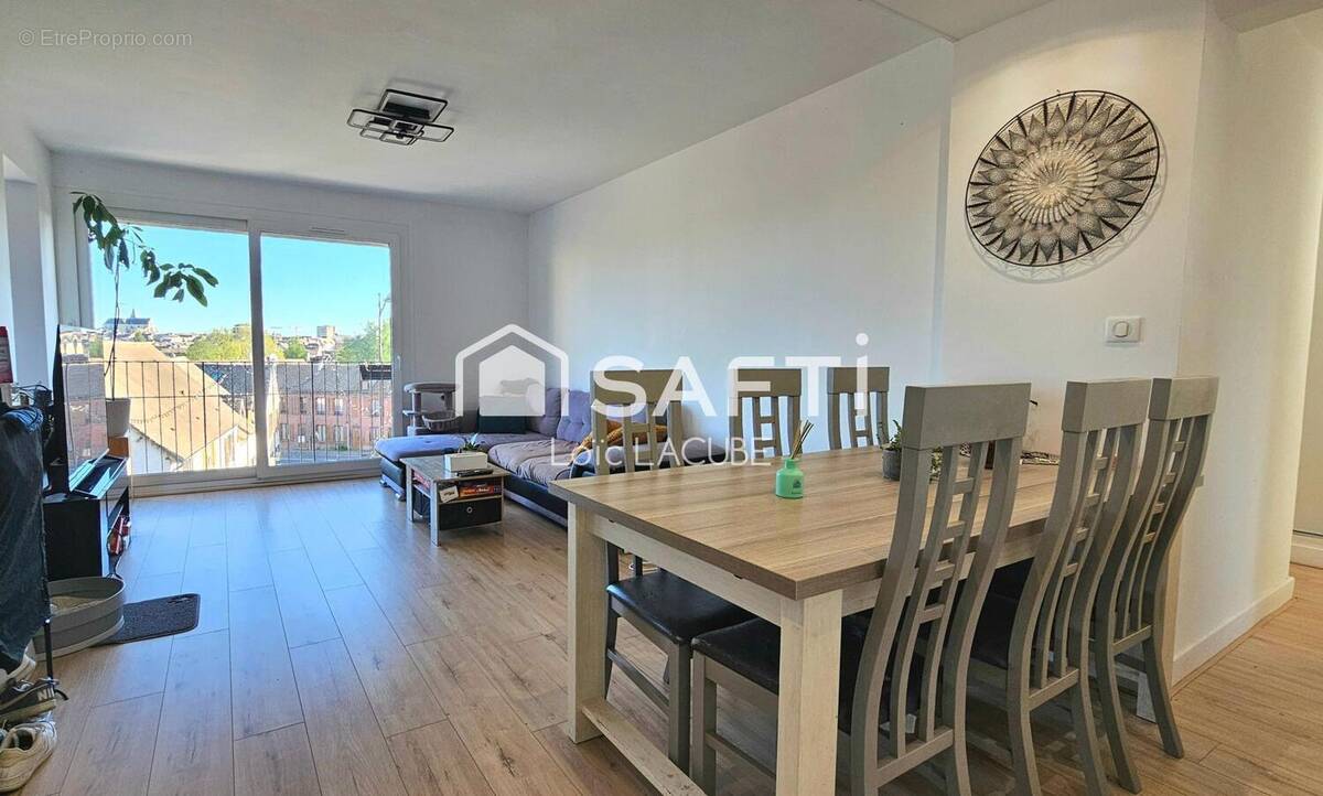 Photo 1 - Appartement à HOUDAN