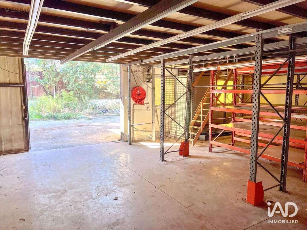 Photo 4 - Commerce à FREJUS