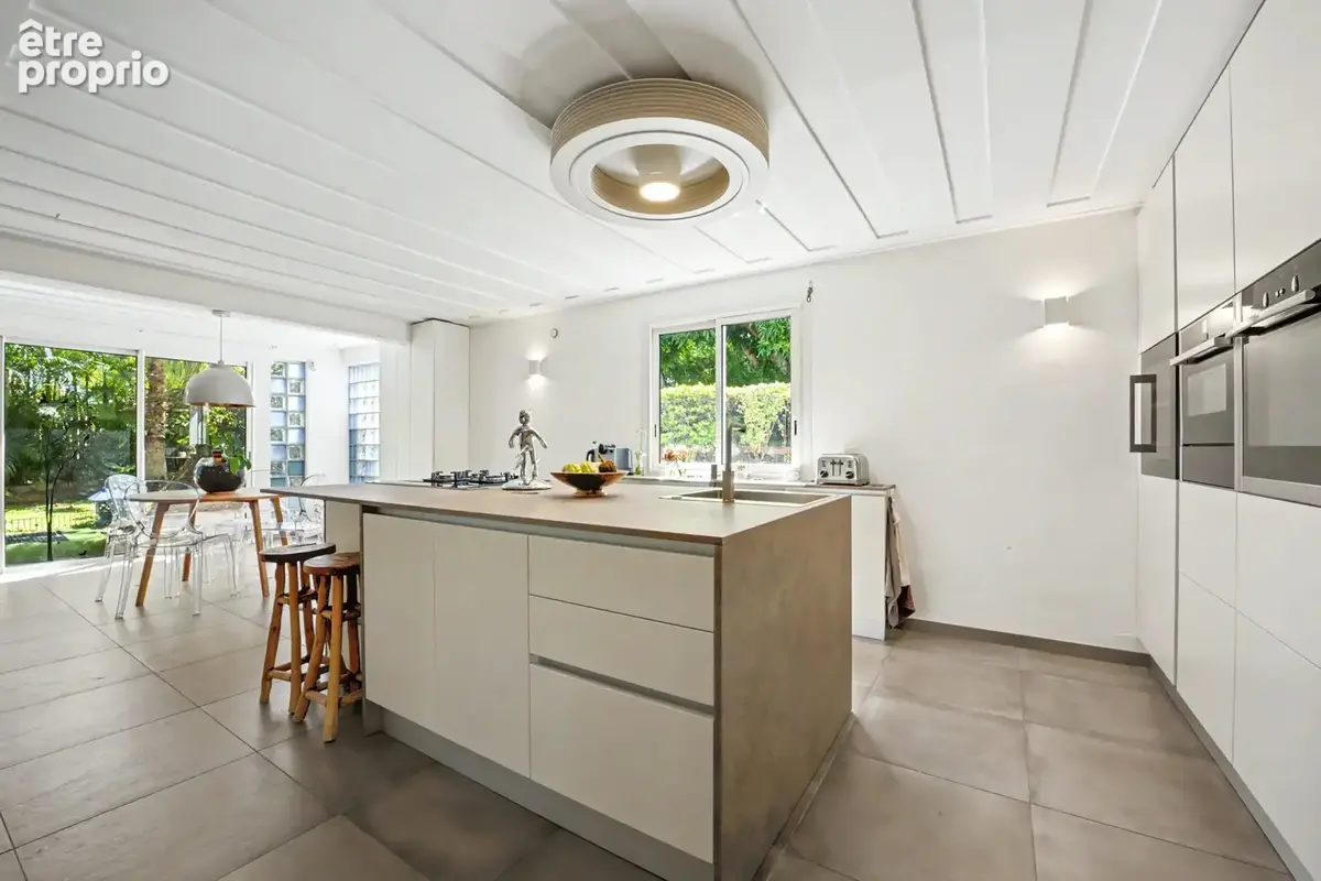 Maison 7 pièces 223 m² à vendre à Saint-Pierre (97410) - photo 4