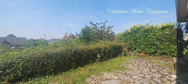Maison à SAINT-BONNET-DE-JOUX