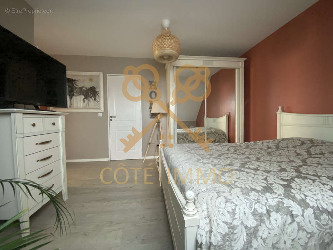 Maison à COURRIERES