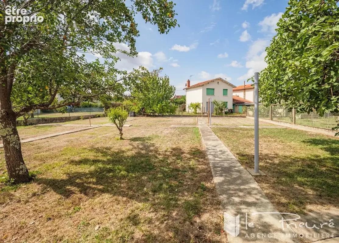 Carmaux ? Maison entièrement rénovée avec 2 chambres, jardin de plus de 620 m² et garage - photo 18
