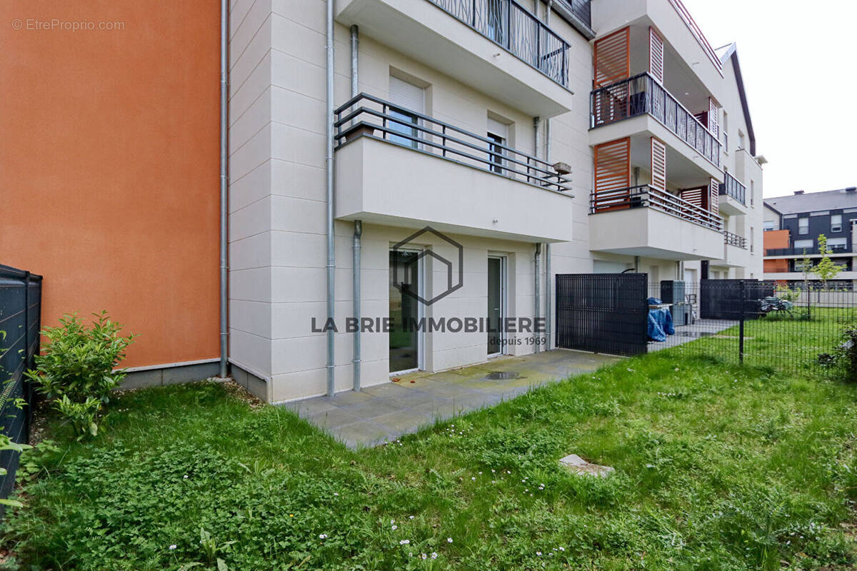 Appartement à EMERAINVILLE