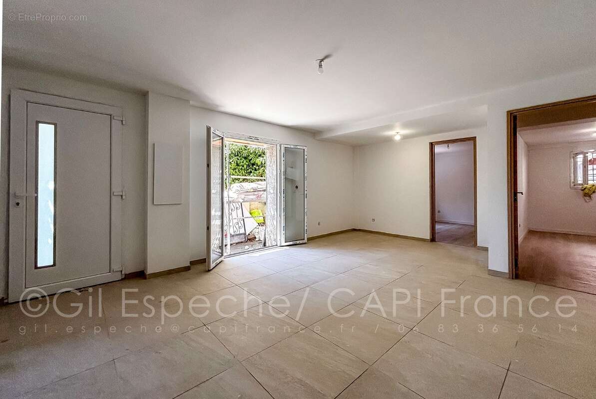 Appartement à vendre 3 pièces Rez-de-Jardin SAINT LAURENT DU VAR (06) - photo 2