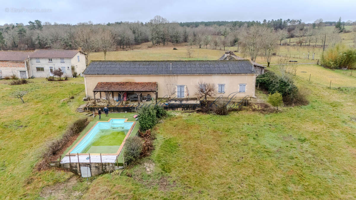 Maison à SAINT-MICHEL-DE-DOUBLE