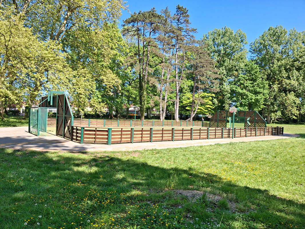 Terrain à CHATENOY-EN-BRESSE