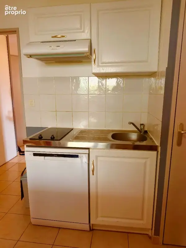 Appartement  meublé sur résidence avec piscine au coeur du village - photo 4