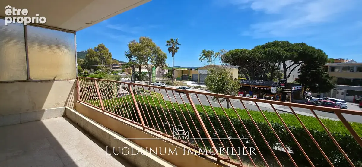 RARE ! Appartement 3 pièce(s) de 74,87 m2  + 2 balcons à 5 min à pied de la plage - photo 2