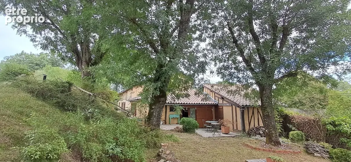 à VENDRE  proche  Aignan 32,    propriété de charme  sur 3646 m² de terrain avec piscine et Gîte séparé - photo 2