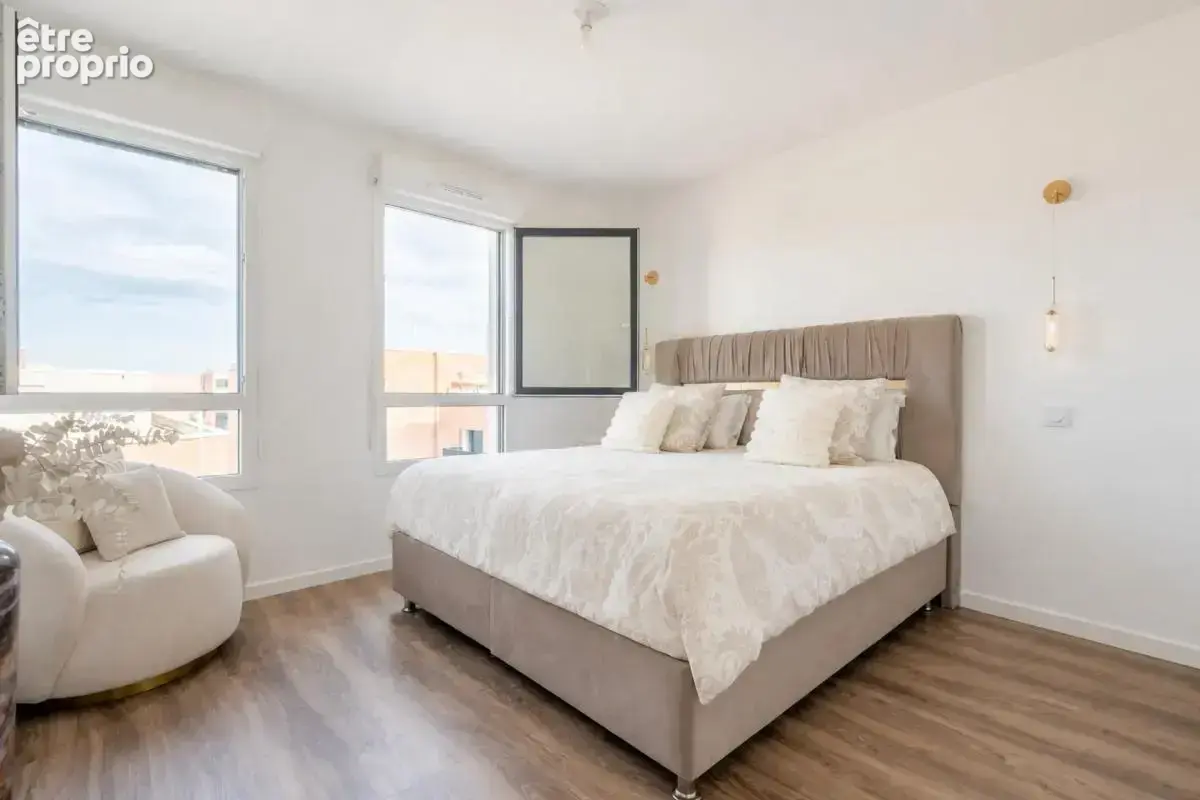 Appartement de 4 pièces de 83 m² à Romainville - photo 6