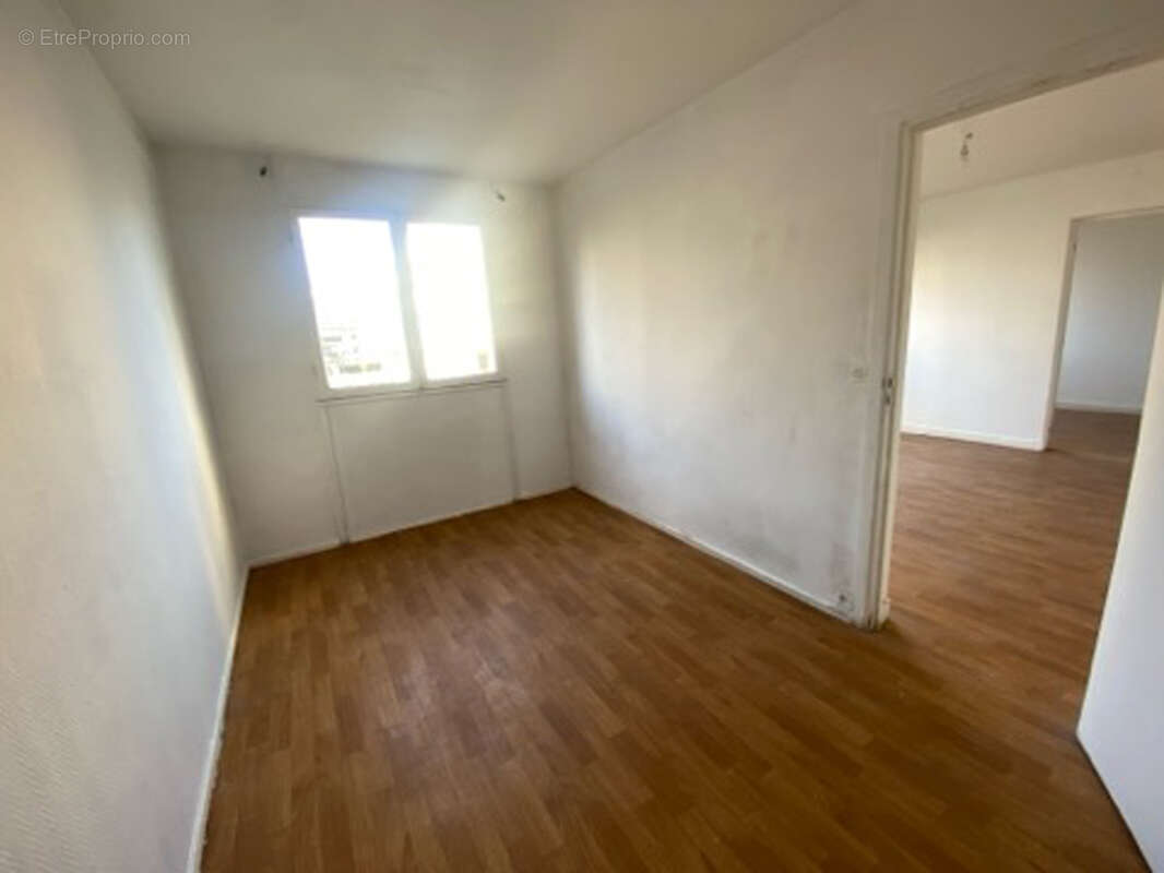 Aubervilliers - 4 pièces de 61,66 m²  - Lumineux, fonctionnel et proche métro - photo 3