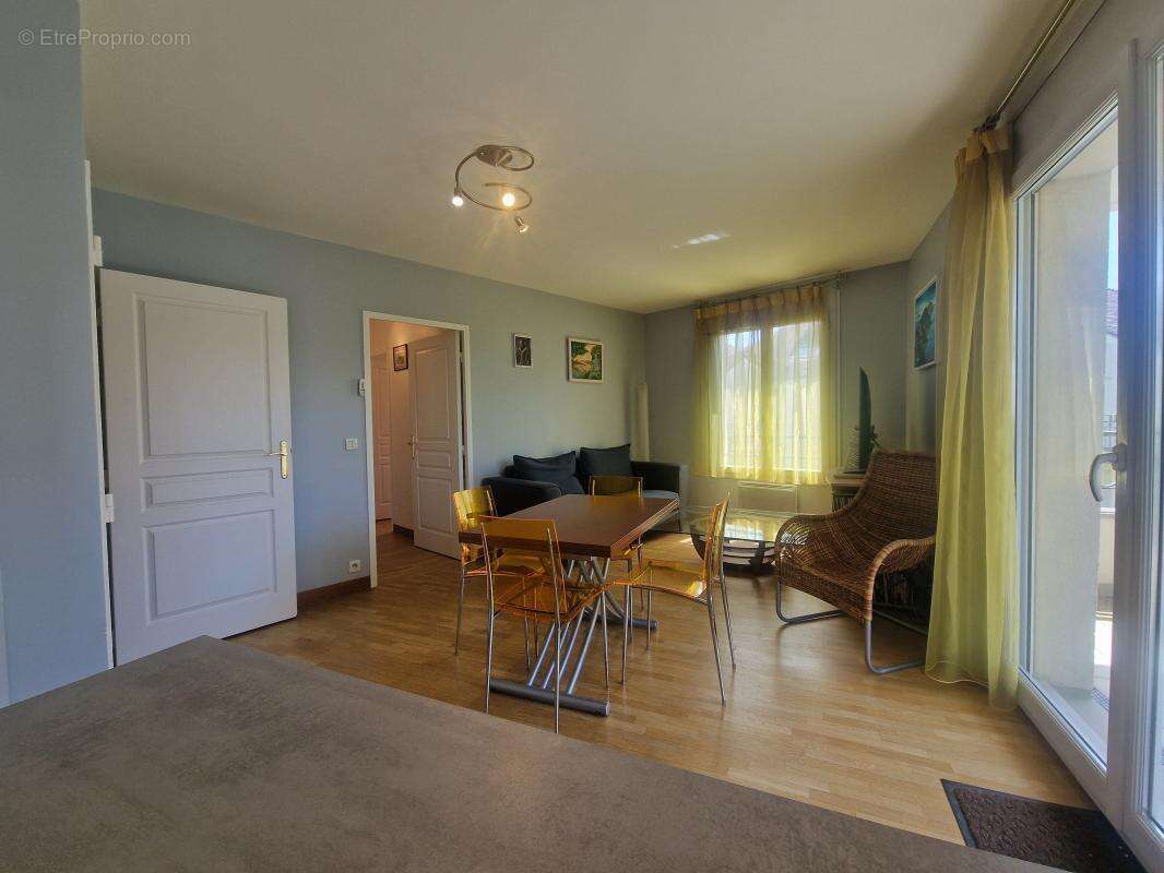 Appartement à VAIRES-SUR-MARNE
