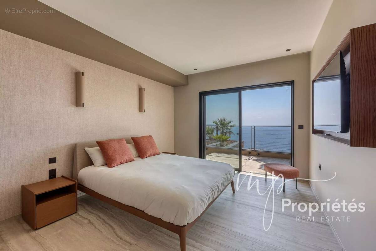 Rayol-Canadel-sur-Mer – Villa contemporaine d’exception vendue entièrement meublée –  six suites raffinées. Vue panoramique sur  - photo 39